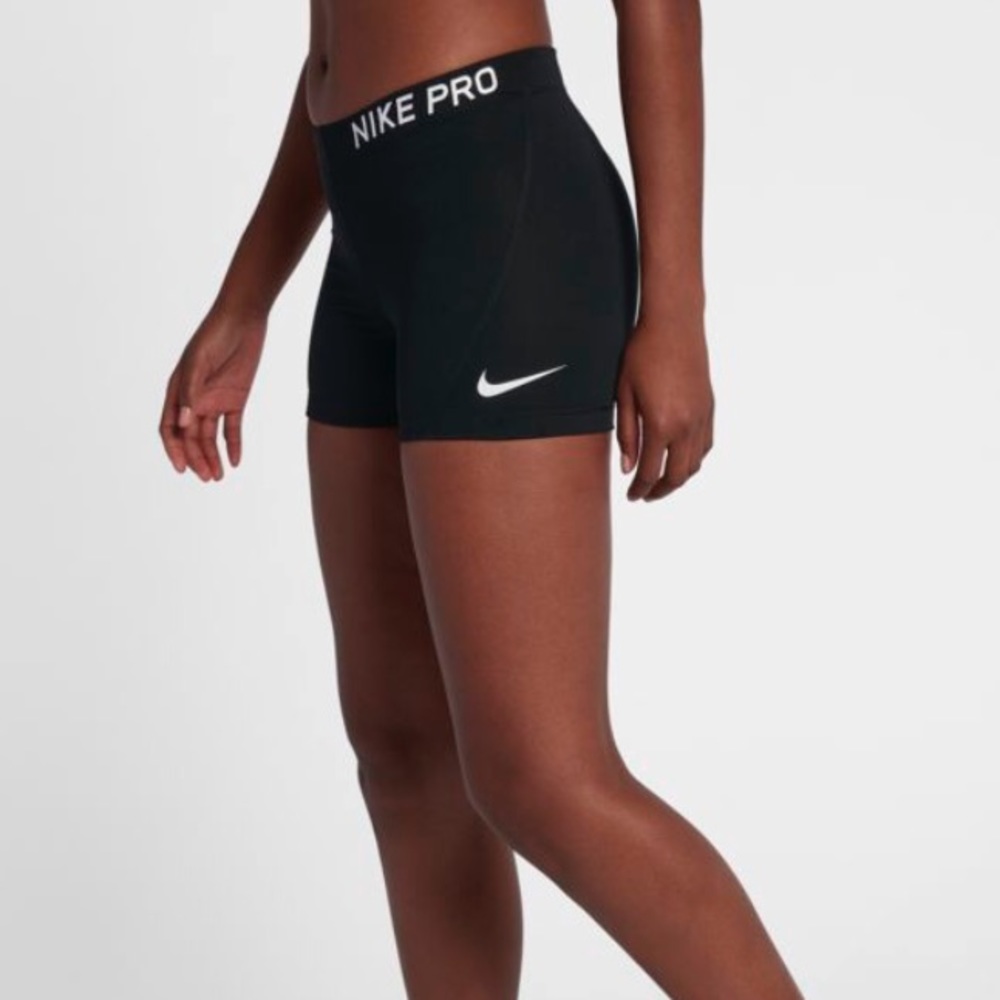 Black Nike Pro’s